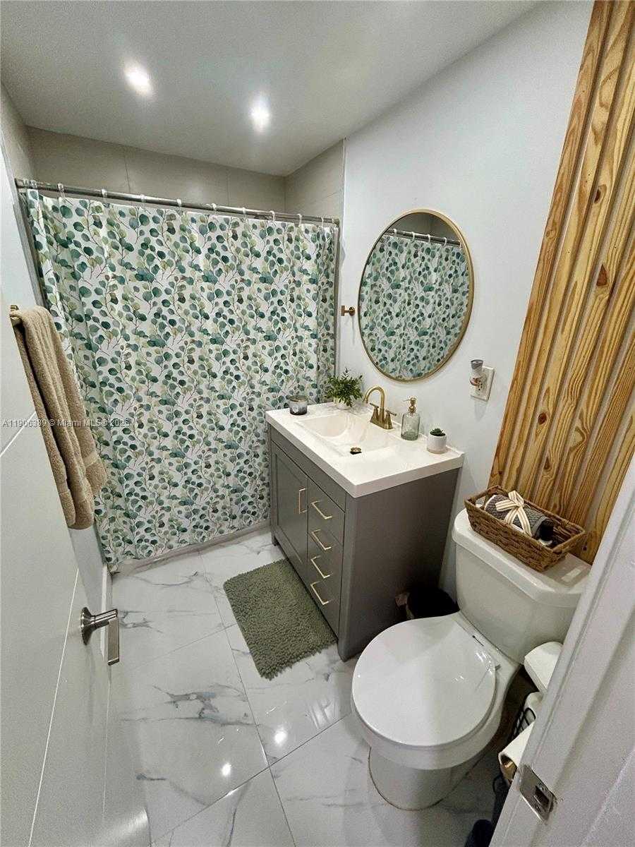 Small Image of 13560 NORTH WEST 2ND AVE #13560, North Miami Number 11