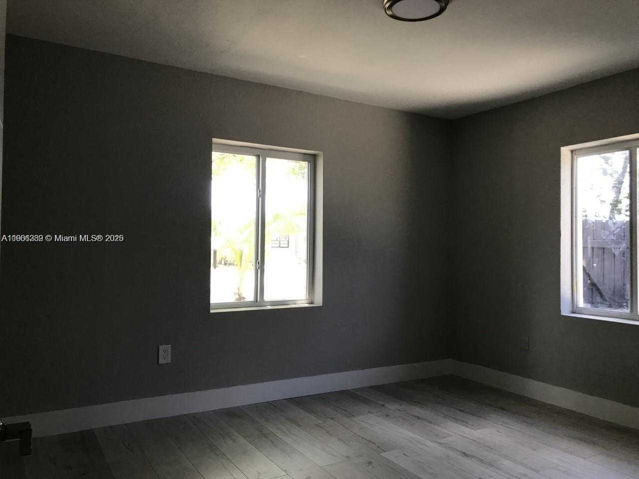 Small Image of 13560 NORTH WEST 2ND AVE #13560, North Miami Number 14