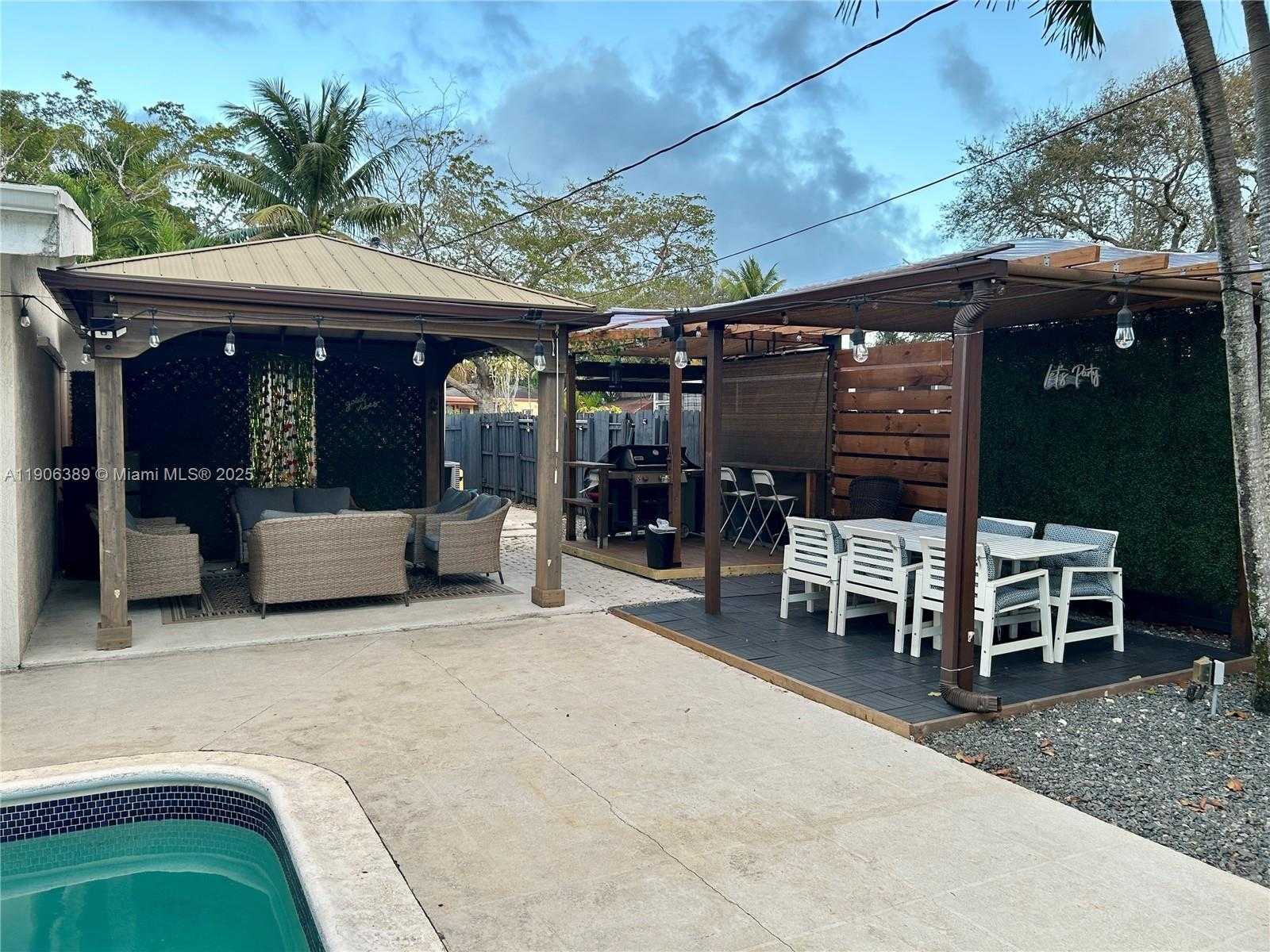 Small Image of 13560 NORTH WEST 2ND AVE #13560, North Miami Number 17