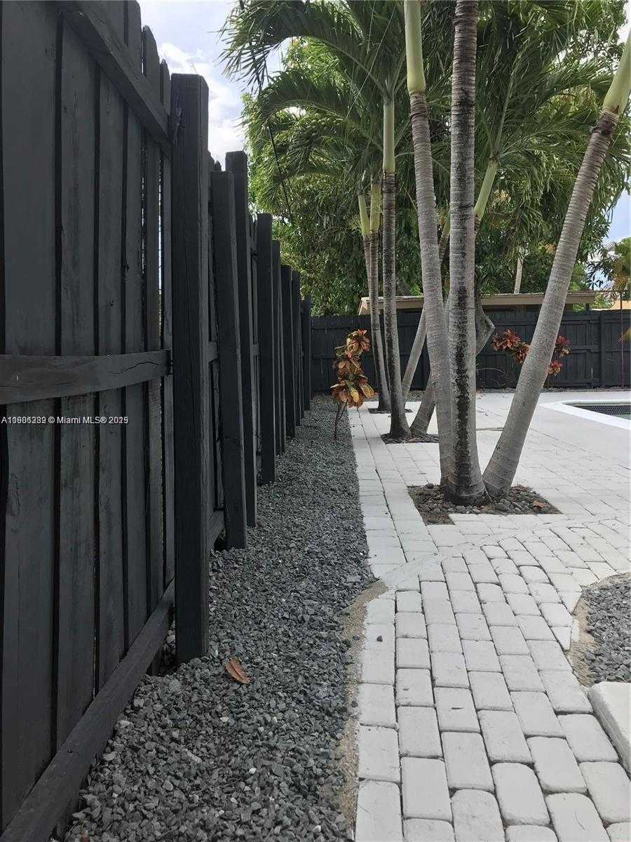 Small Image of 13560 NORTH WEST 2ND AVE #13560, North Miami Number 20