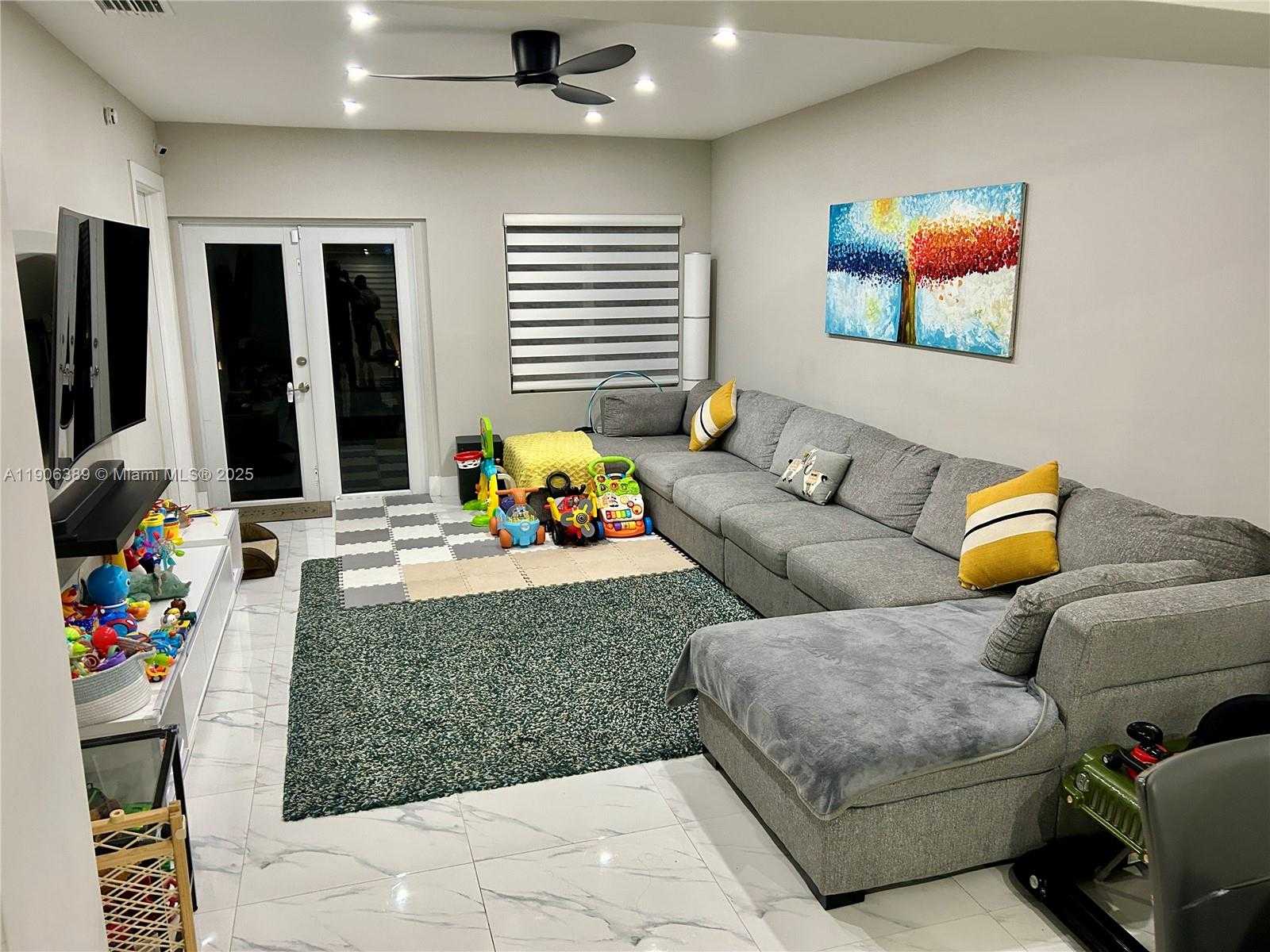 Small Image of 13560 NORTH WEST 2ND AVE #13560, North Miami Number 7