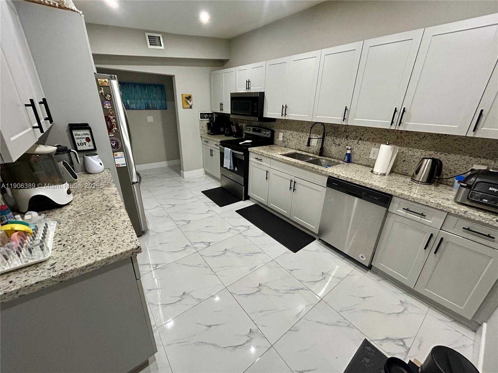 Small Image of 13560 NORTH WEST 2ND AVE #13560, North Miami Number 9