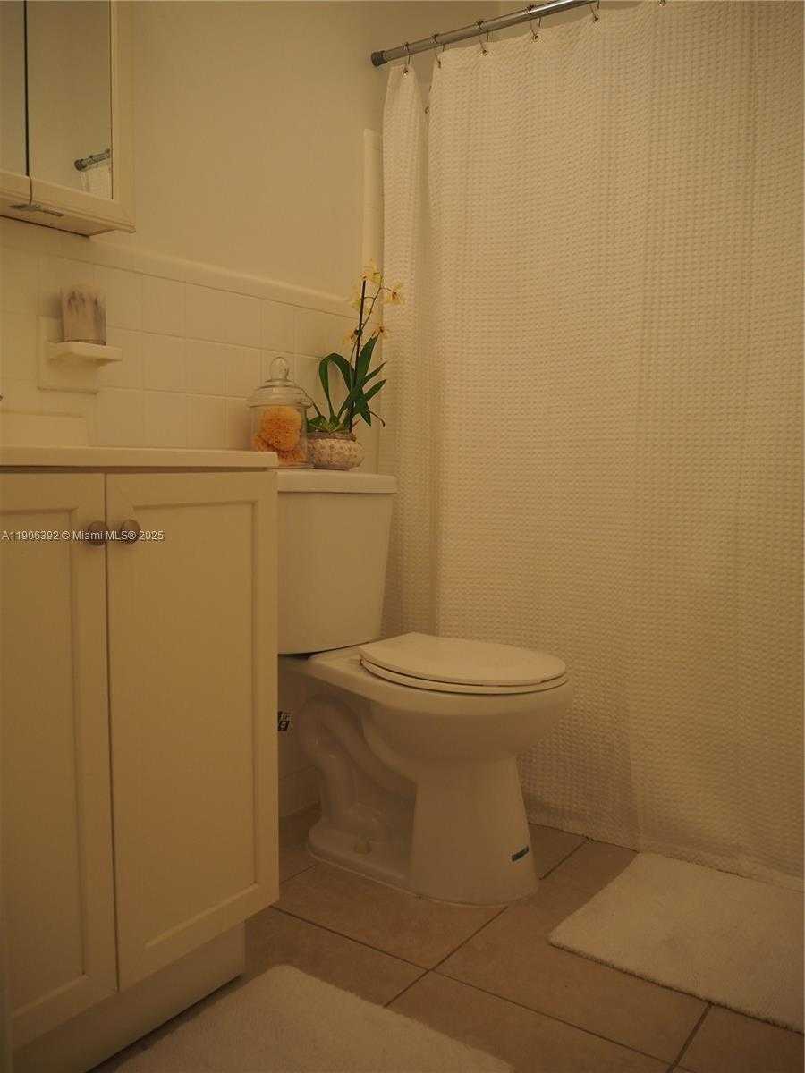 Small Image of 75 WASHINGTON AVE #16, Miami Beach Number 12