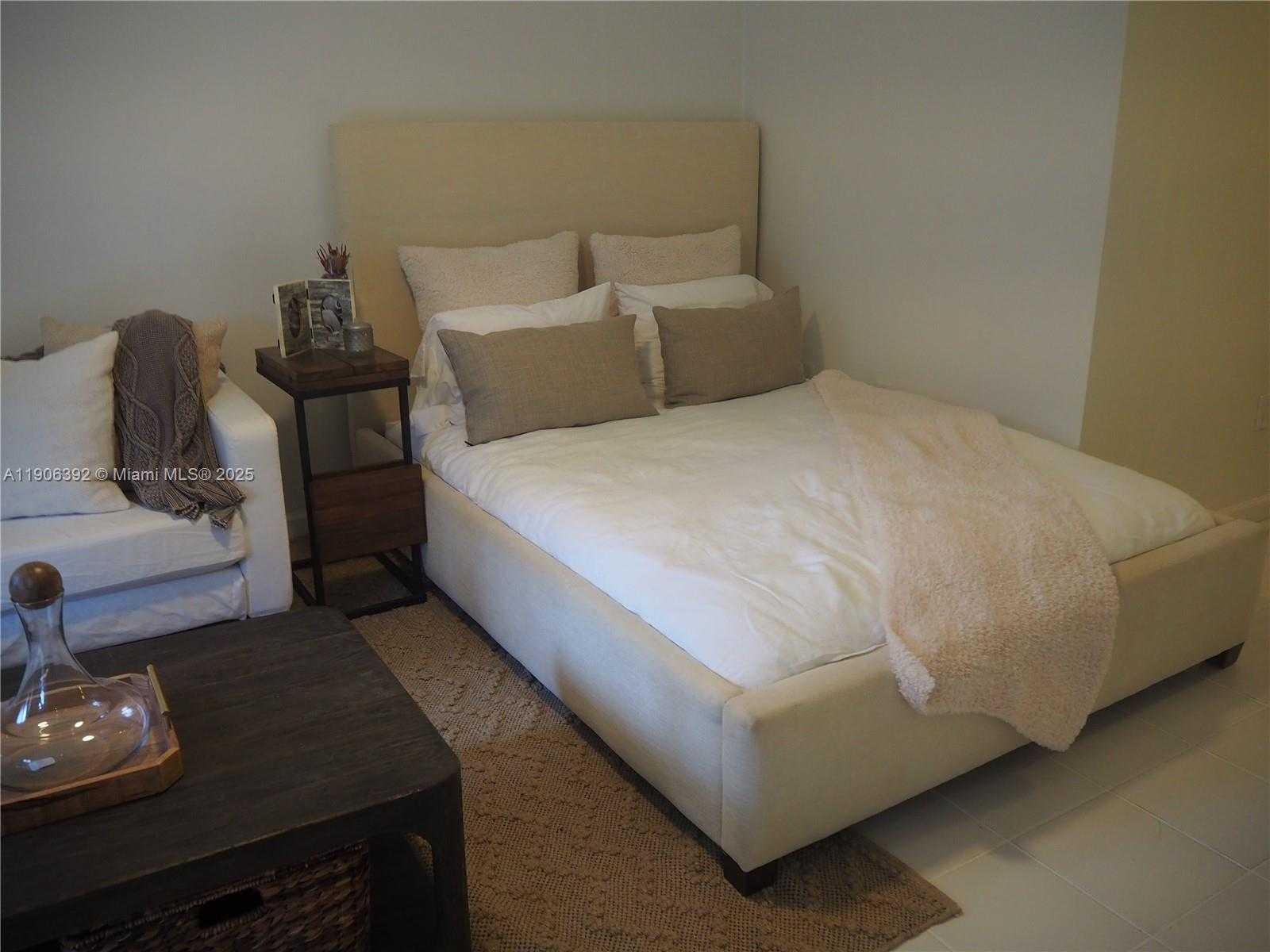 Small Image of 75 WASHINGTON AVE #16, Miami Beach Number 4