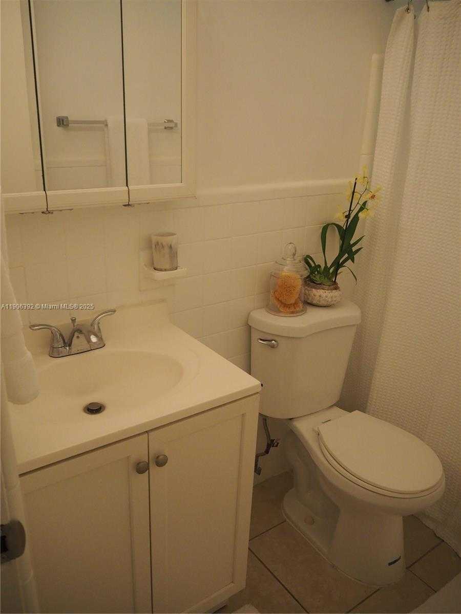 Small Image of 75 WASHINGTON AVE #16, Miami Beach Number 5