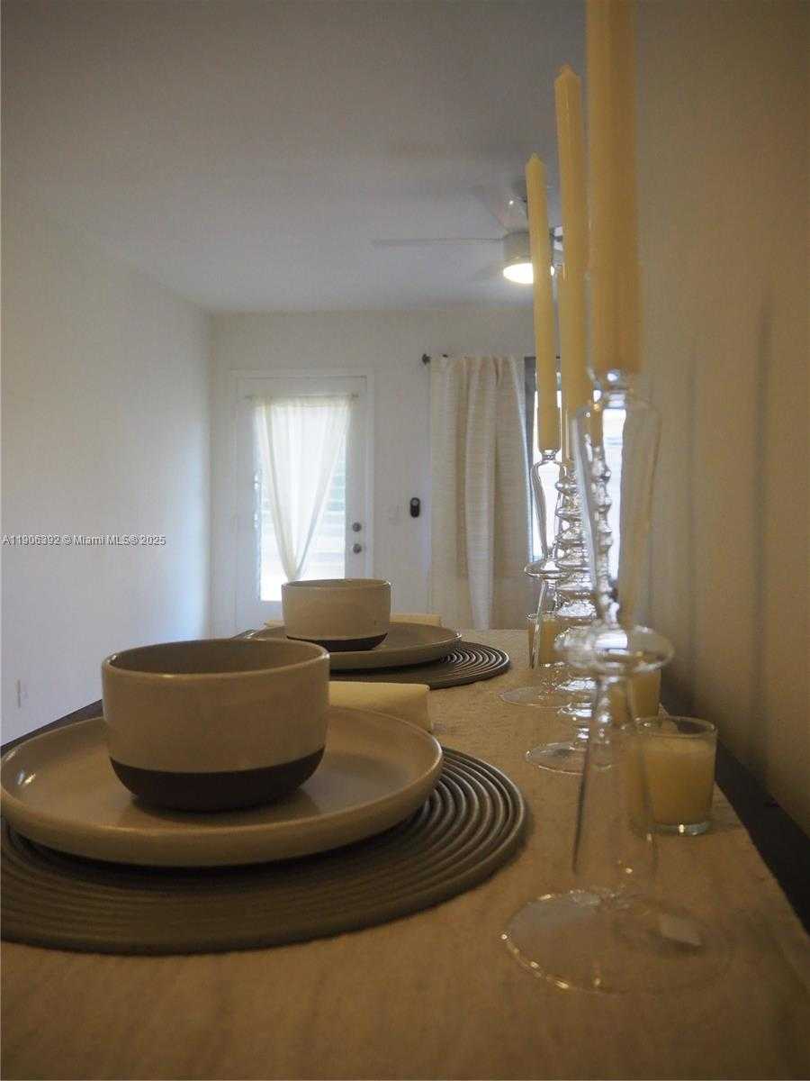 Small Image of 75 WASHINGTON AVE #16, Miami Beach Number 7