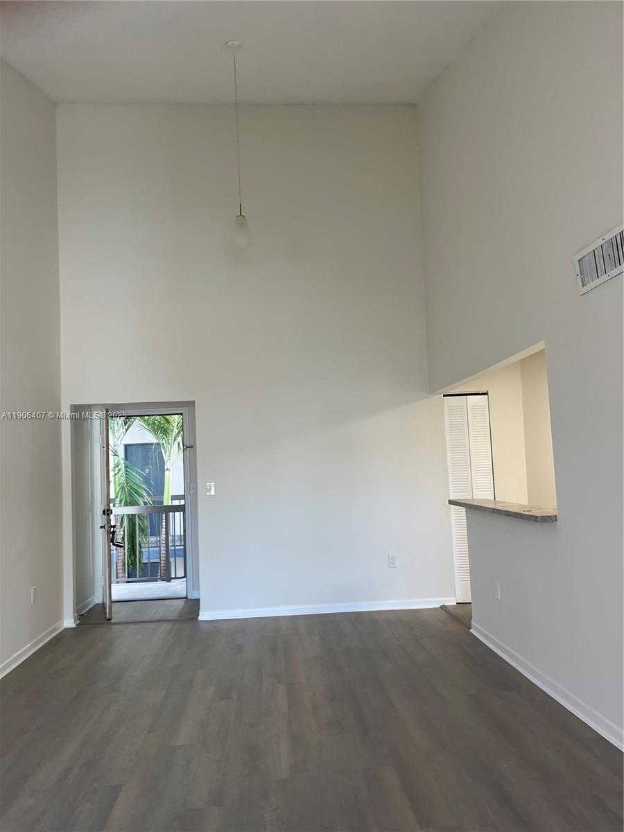 Small Image of 9447 FONTAINEBLEAU BLVD #201, Miami Number 6