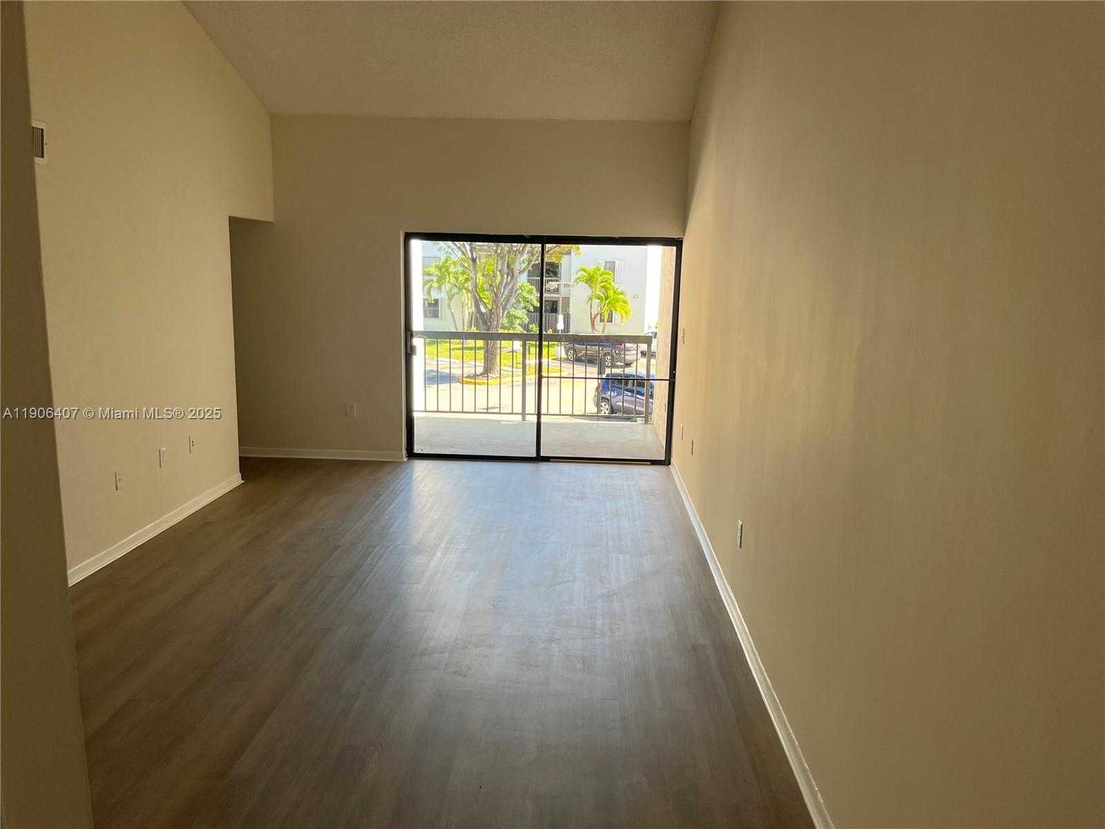 Small Image of 9447 FONTAINEBLEAU BLVD #201, Miami Number 7