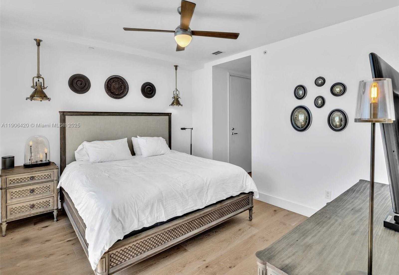 Small Image of 1300 BRICKELL BAY DR #4202, Miami Number 17