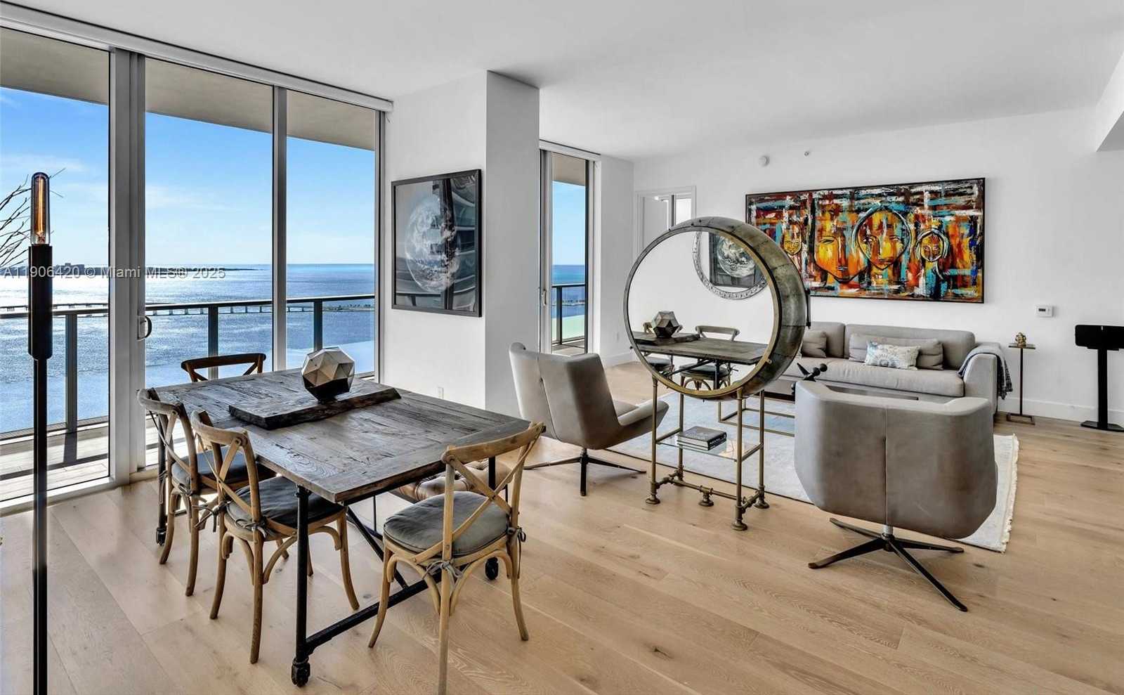 Small Image of 1300 BRICKELL BAY DR #4202, Miami Number 3