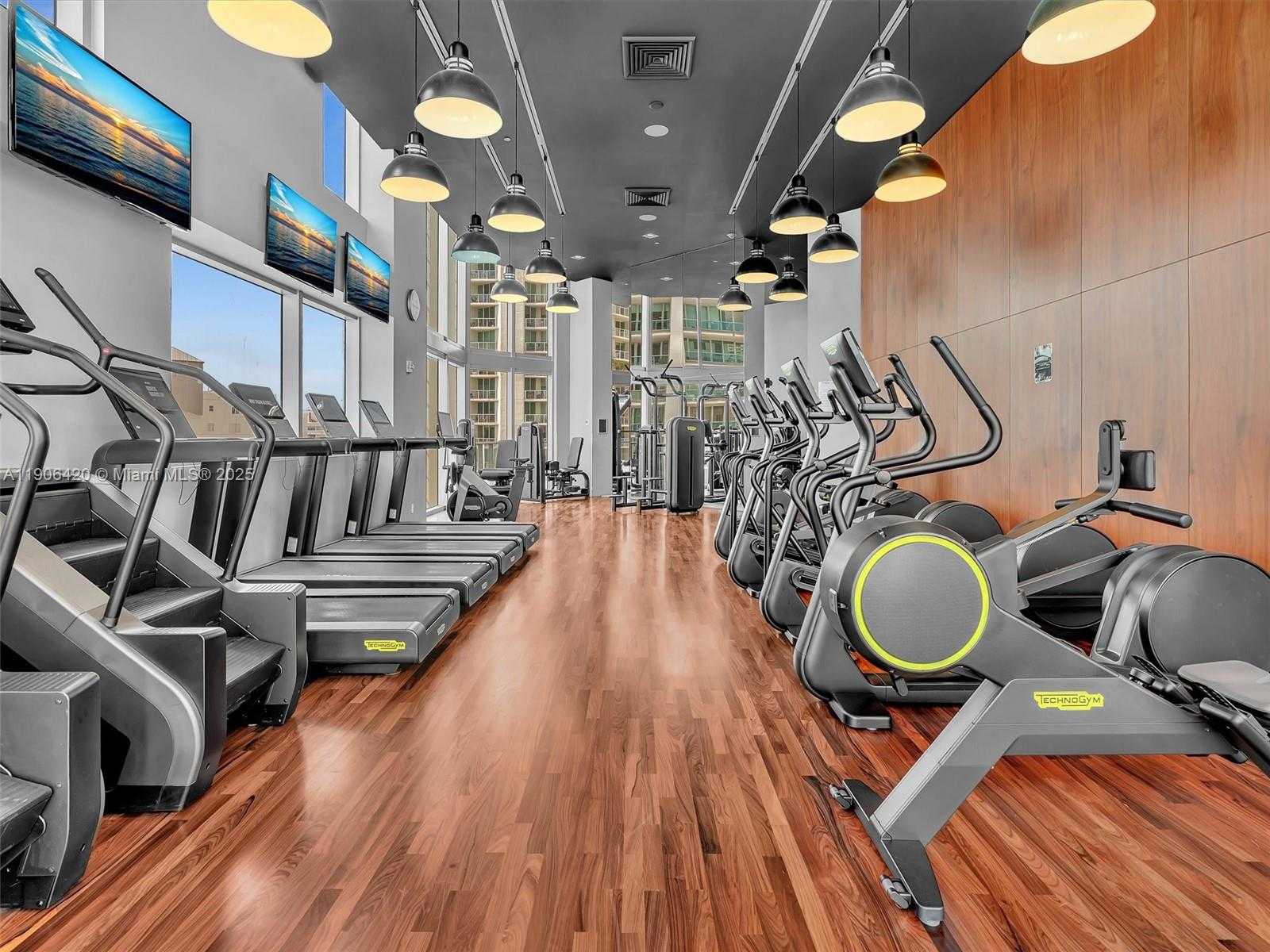 Small Image of 1300 BRICKELL BAY DR #4202, Miami Number 30