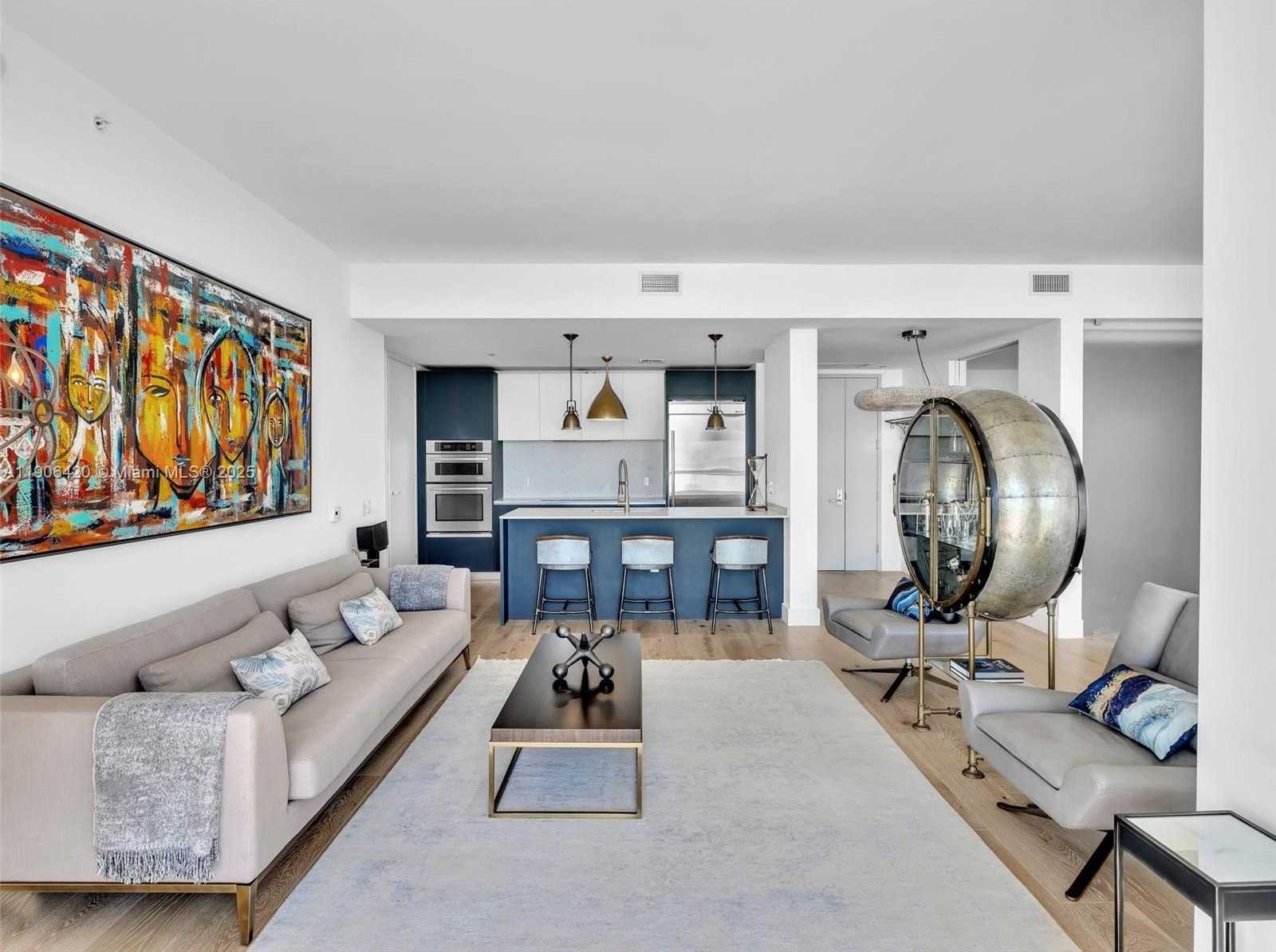 Small Image of 1300 BRICKELL BAY DR #4202, Miami Number 5