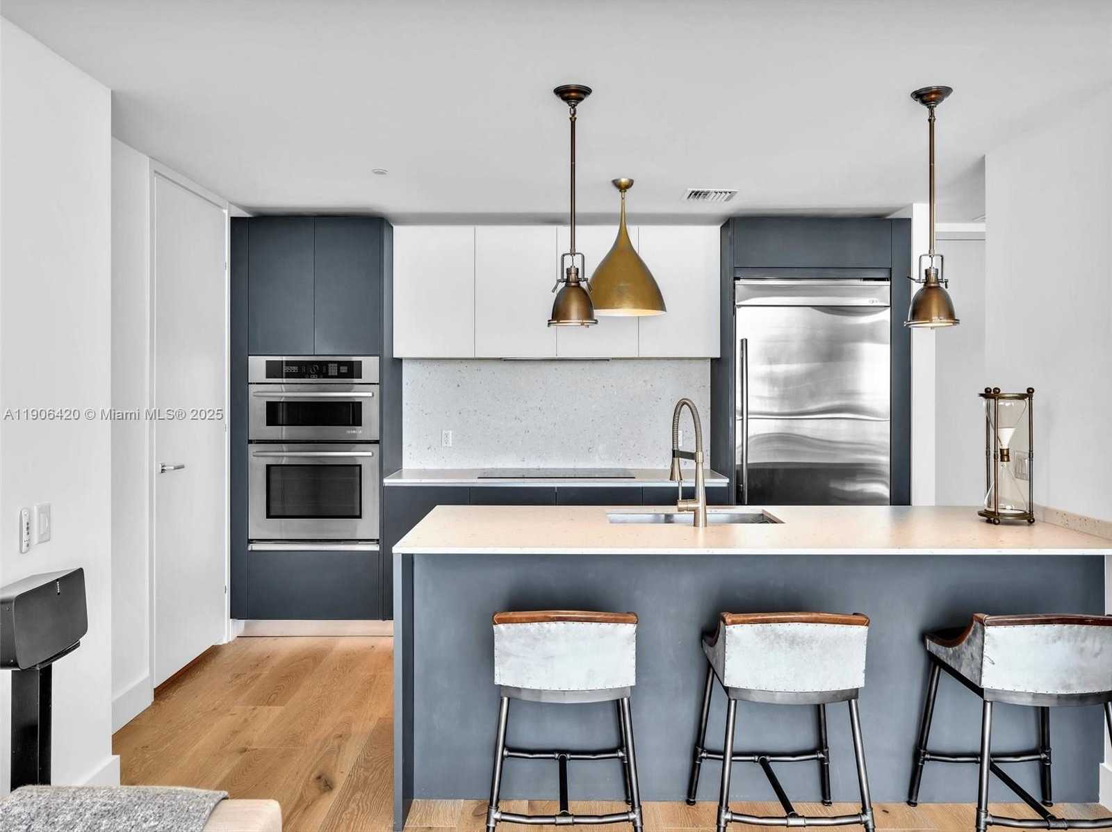 Small Image of 1300 BRICKELL BAY DR #4202, Miami Number 6