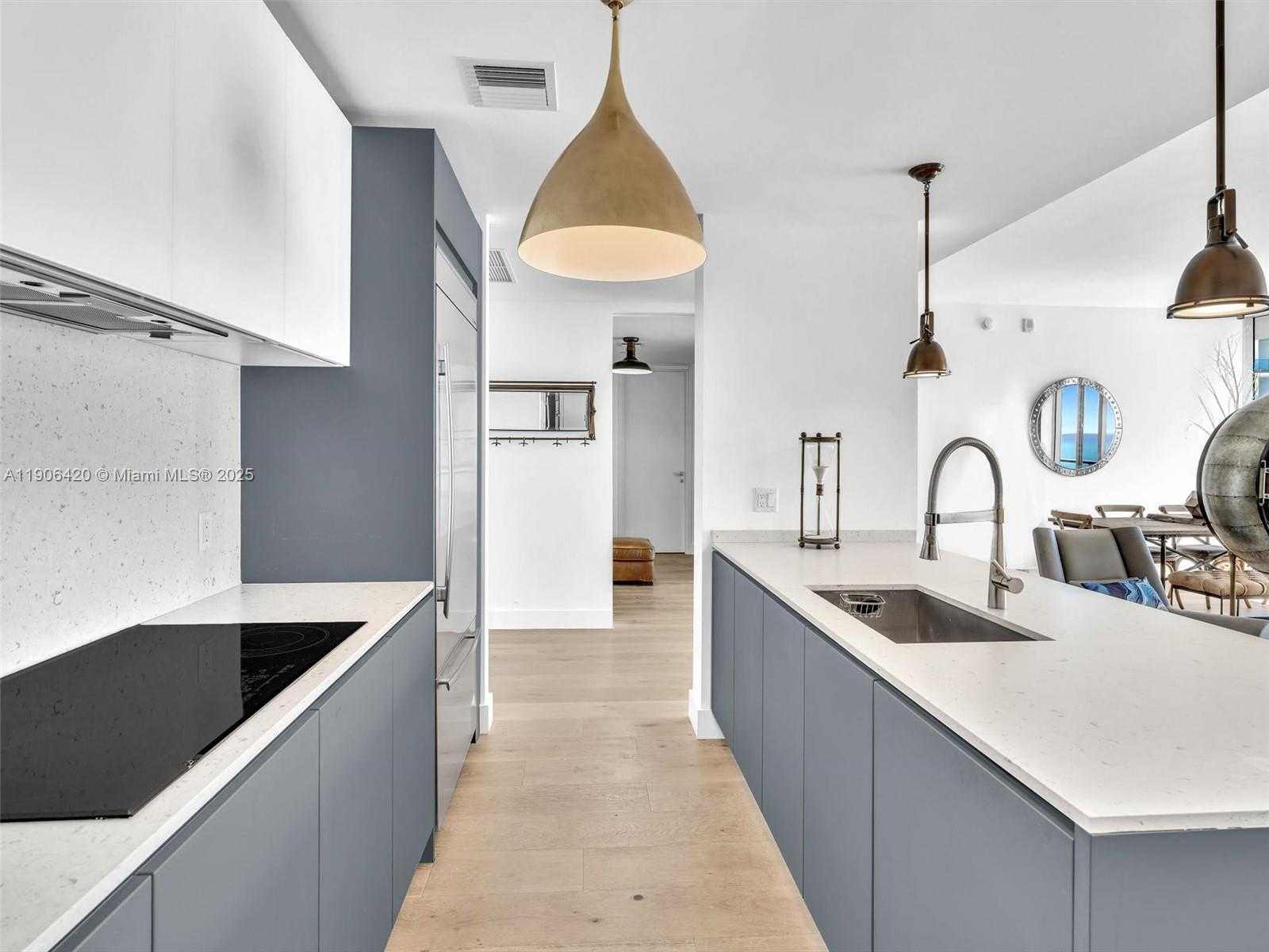 Small Image of 1300 BRICKELL BAY DR #4202, Miami Number 7