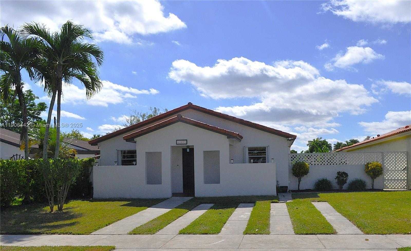 Small Image of 13492 SOUTH WEST 38TH LN, Miami Number 1