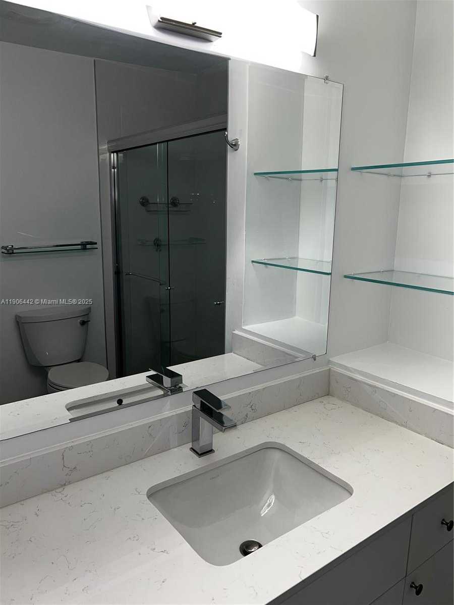 Small Image of 13492 SOUTH WEST 38TH LN, Miami Number 12