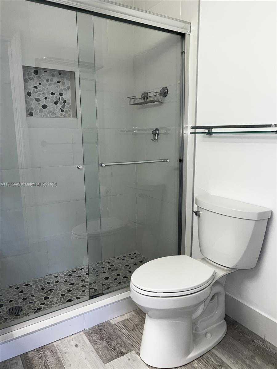 Small Image of 13492 SOUTH WEST 38TH LN, Miami Number 14