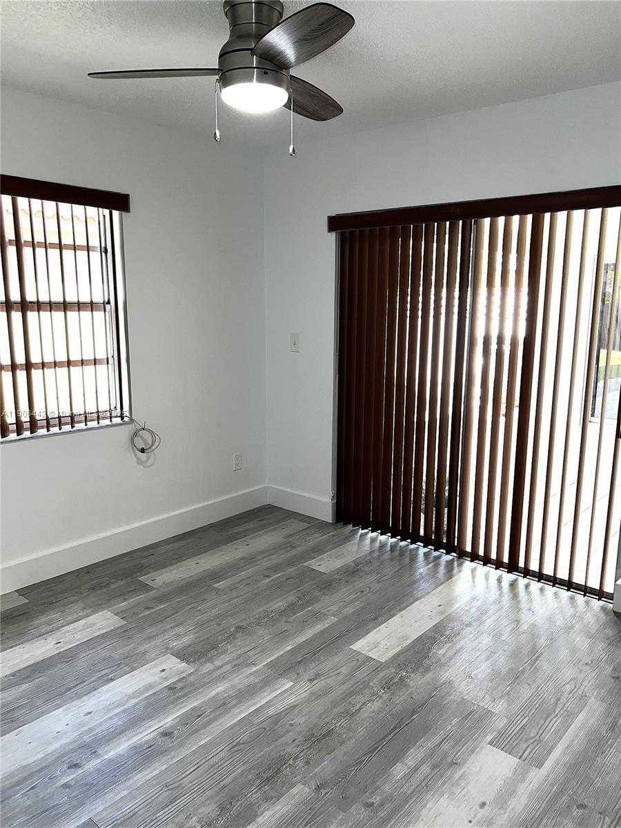 Small Image of 13492 SOUTH WEST 38TH LN, Miami Number 16