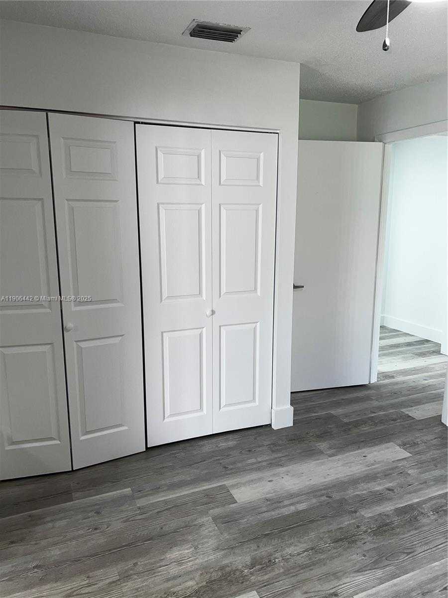 Small Image of 13492 SOUTH WEST 38TH LN, Miami Number 18