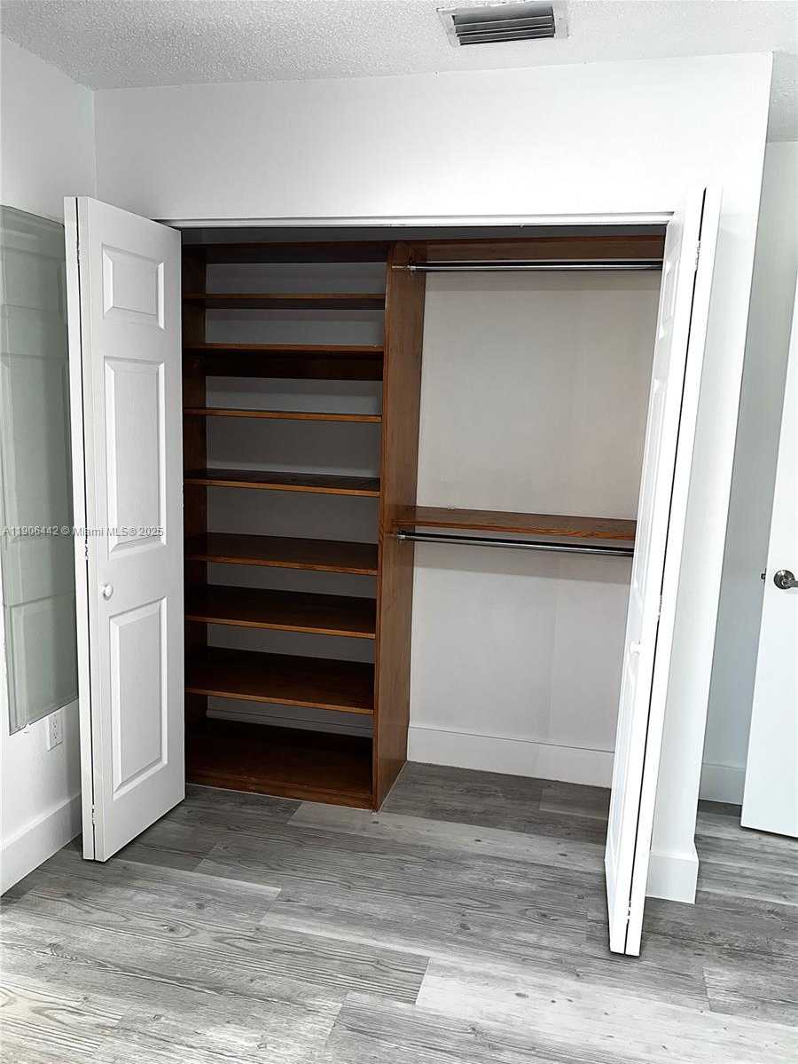 Small Image of 13492 SOUTH WEST 38TH LN, Miami Number 19