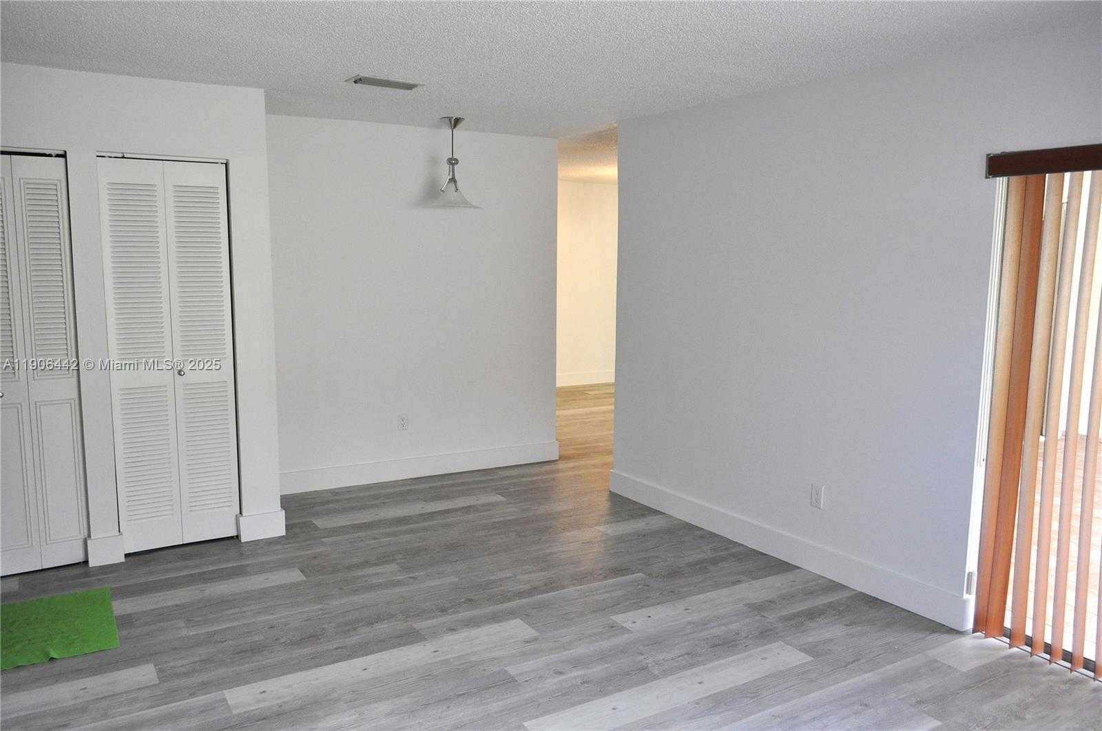 Small Image of 13492 SOUTH WEST 38TH LN, Miami Number 2