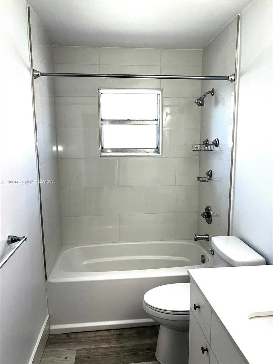 Small Image of 13492 SOUTH WEST 38TH LN, Miami Number 21