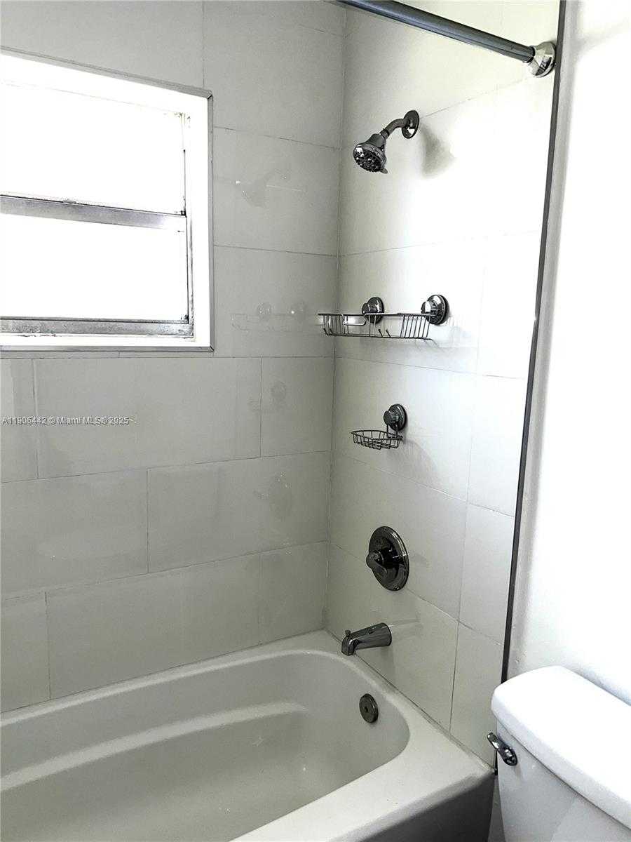 Small Image of 13492 SOUTH WEST 38TH LN, Miami Number 22