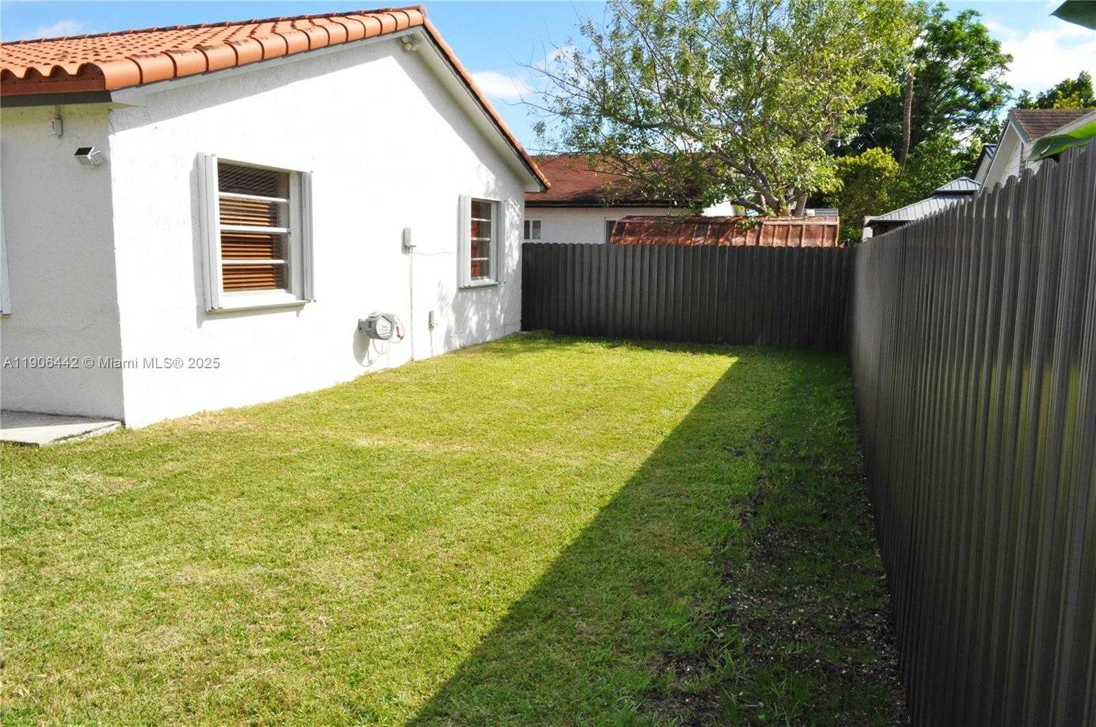 Small Image of 13492 SOUTH WEST 38TH LN, Miami Number 32