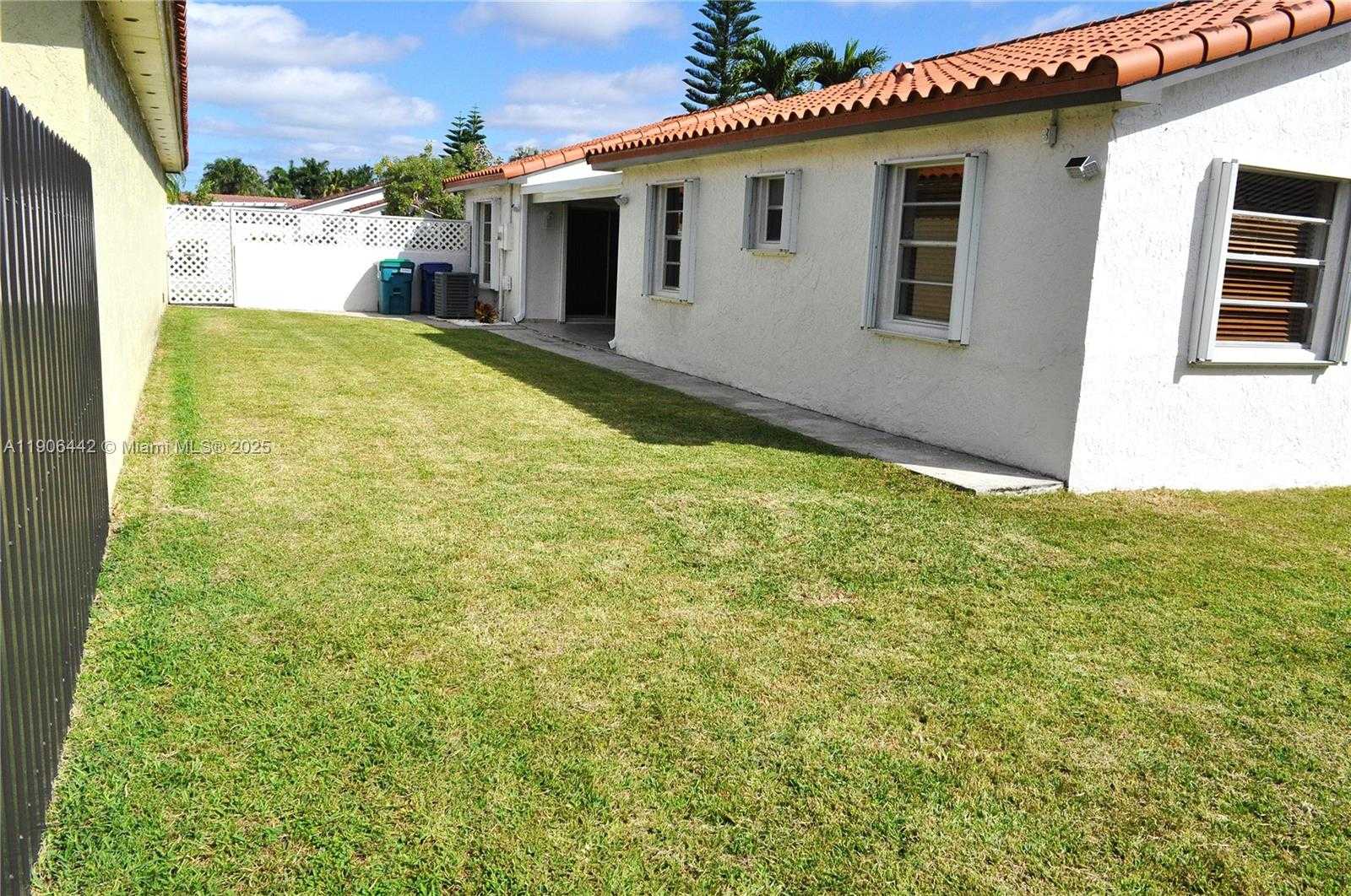 Small Image of 13492 SOUTH WEST 38TH LN, Miami Number 33