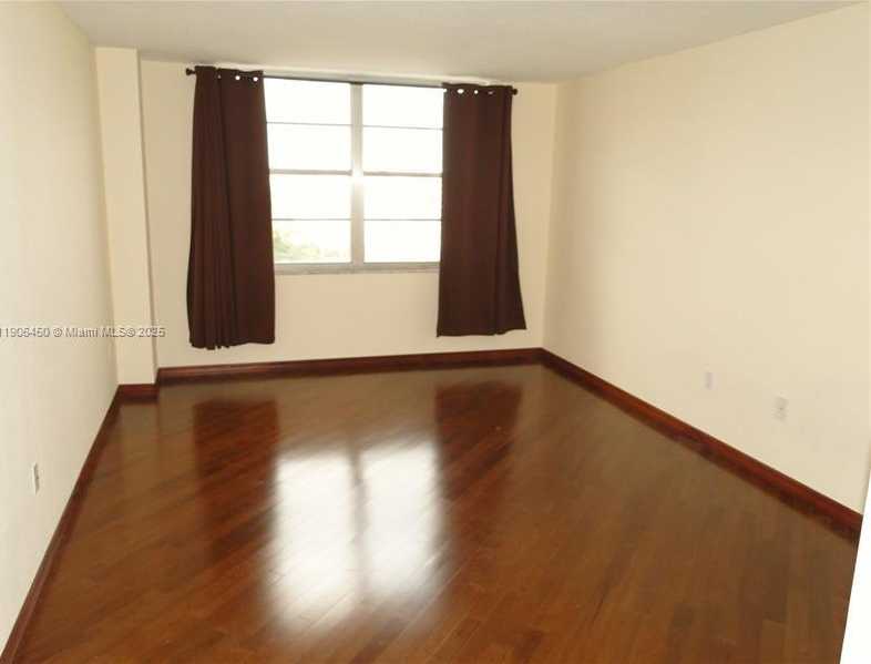 Small Image of 2801 NORTH EAST 183RD ST #1411W, Aventura Number 5