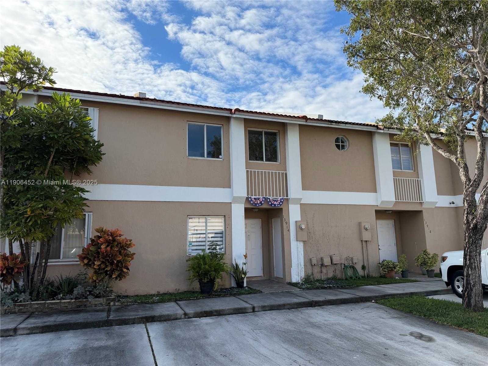 Small Image of 13914 SOUTH WEST 178TH ST #13914, Miami Number 1