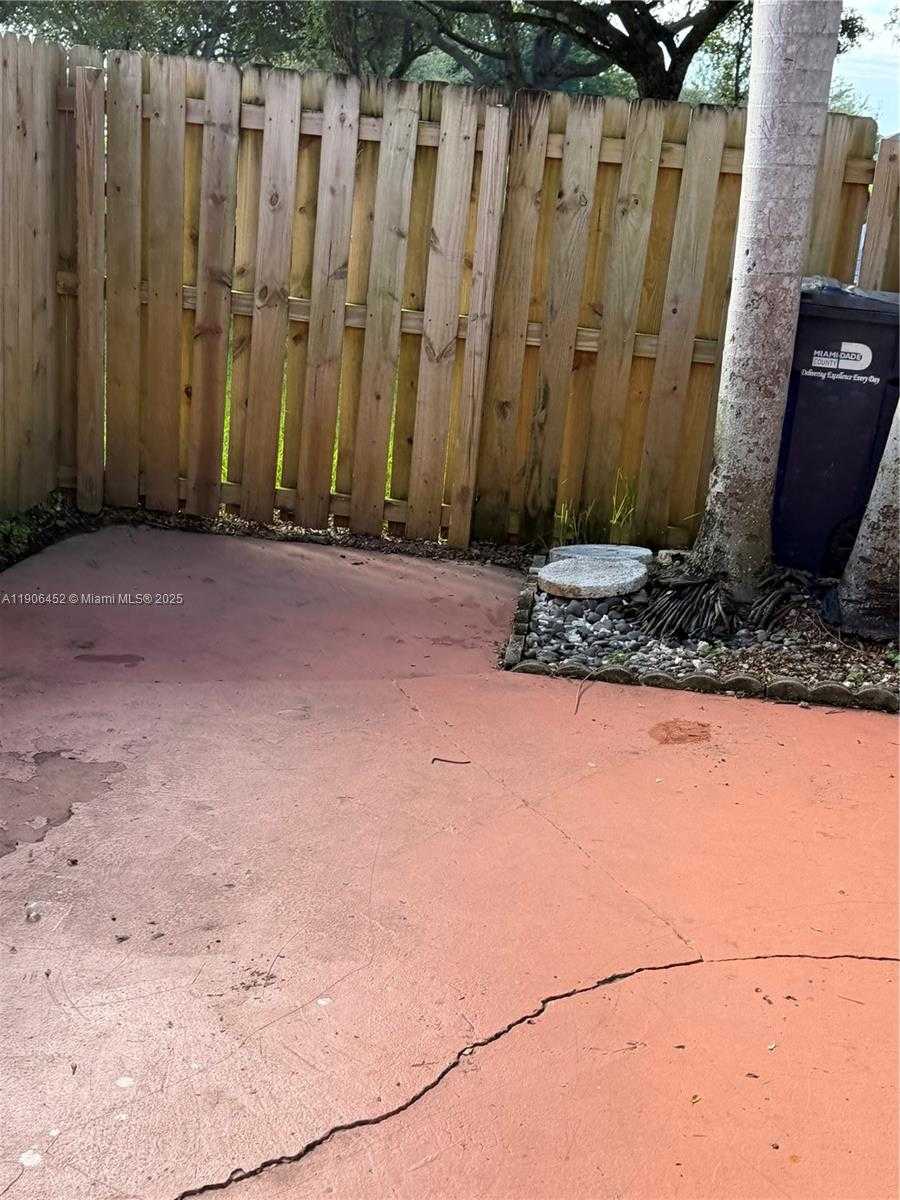 Small Image of 13914 SOUTH WEST 178TH ST #13914, Miami Number 25