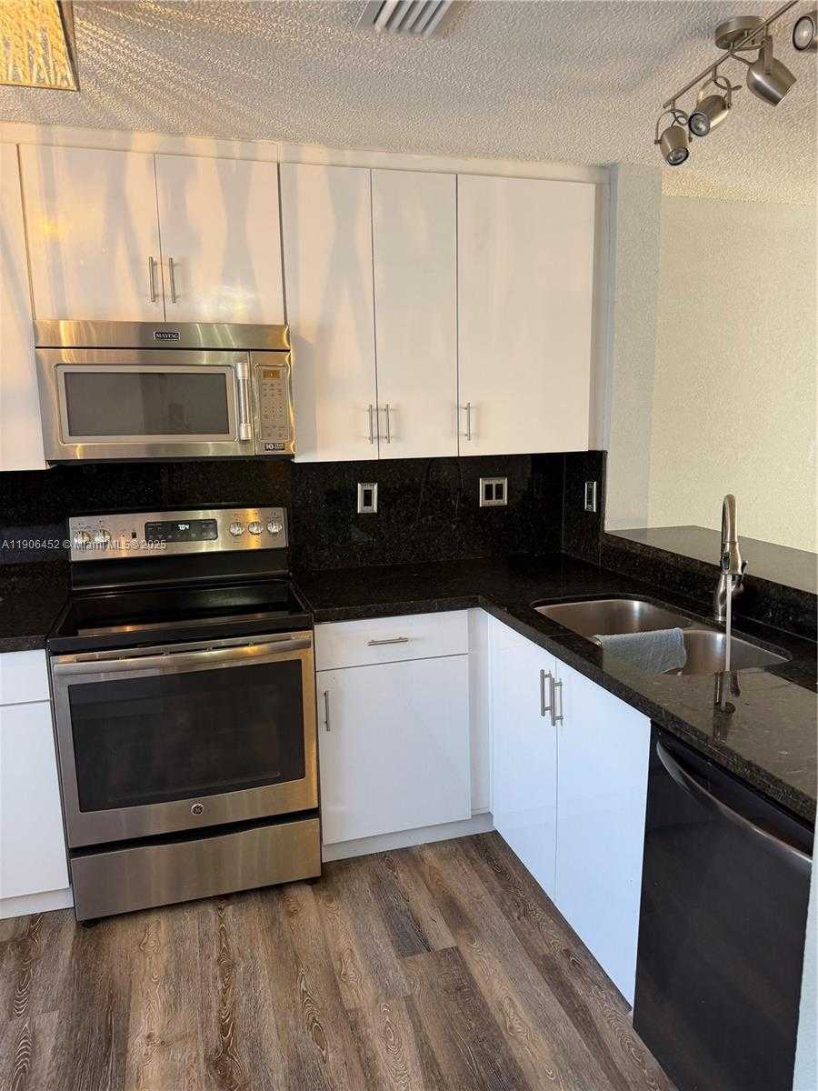 Small Image of 13914 SOUTH WEST 178TH ST #13914, Miami Number 3