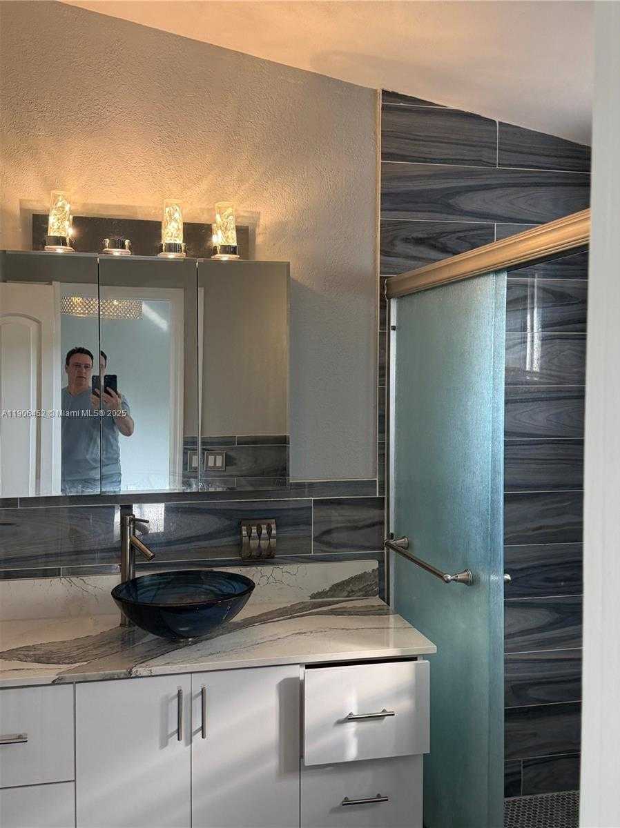 Small Image of 13914 SOUTH WEST 178TH ST #13914, Miami Number 6