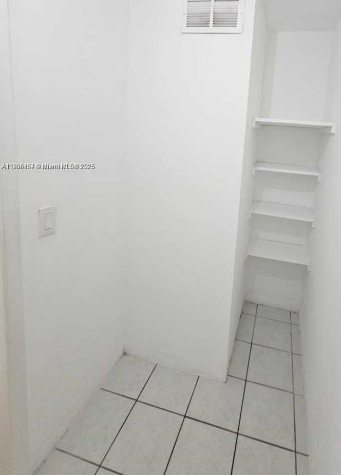 Small Image of 1830 CLEVELAND ST #3, Hollywood Number 17