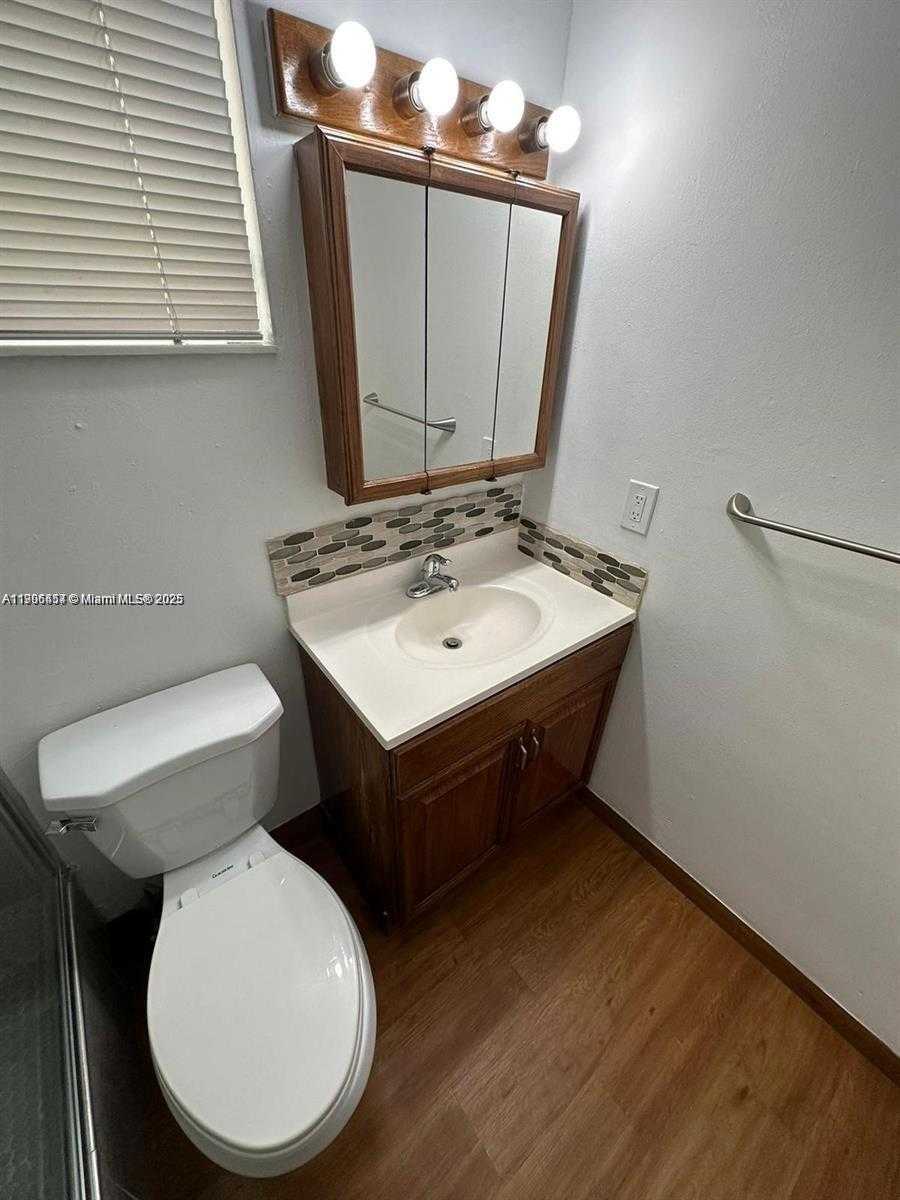 Small Image of 1830 CLEVELAND ST #3, Hollywood Number 20