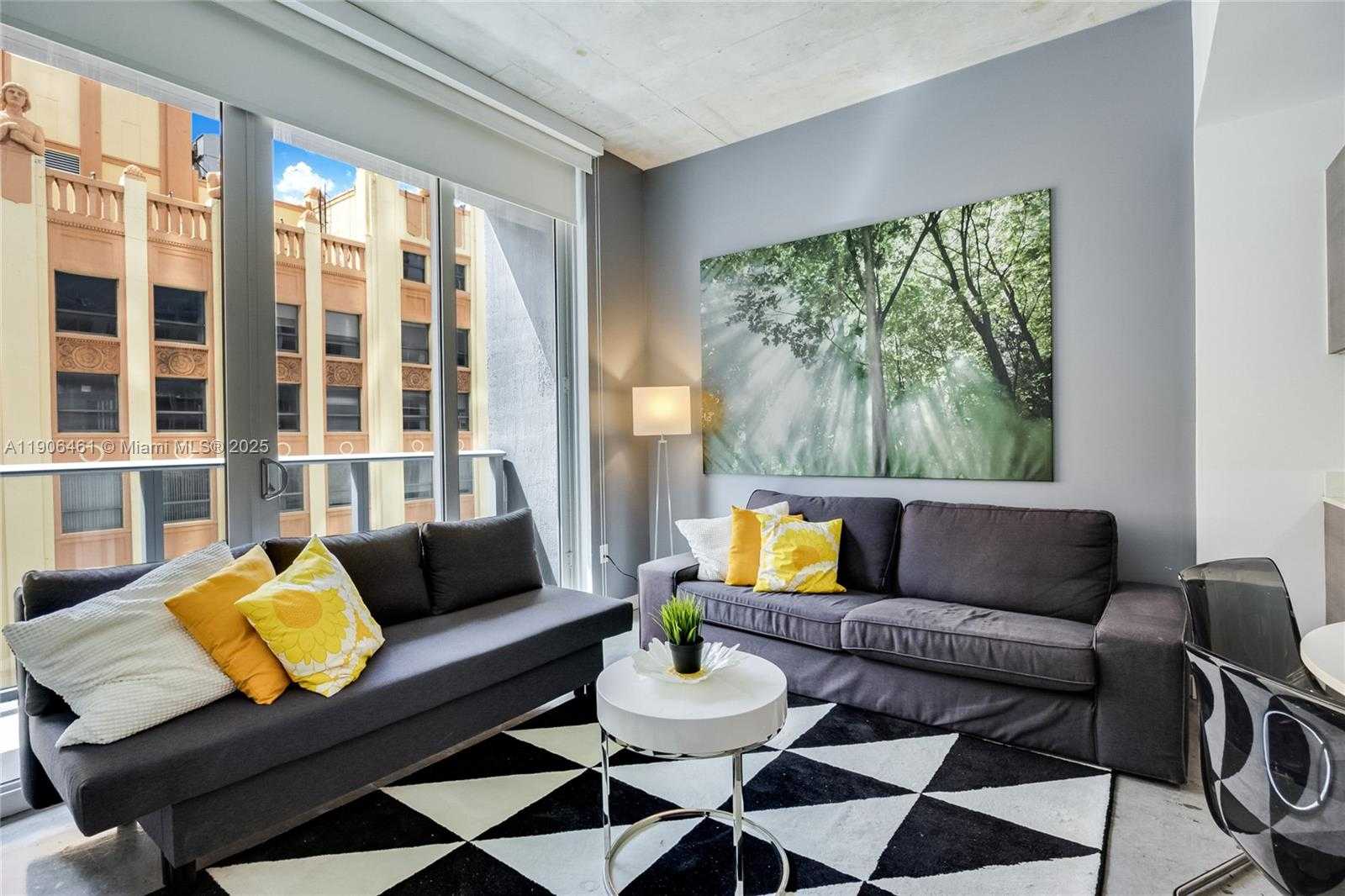 Imagen de Pequeño Objeto