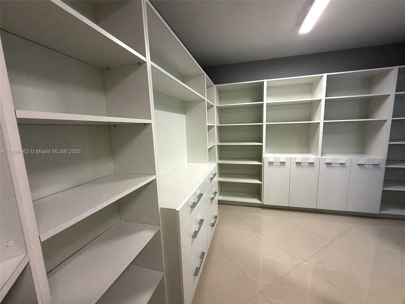 Small Image of 879 NORTH EAST 195TH ST #228, Miami Number 19