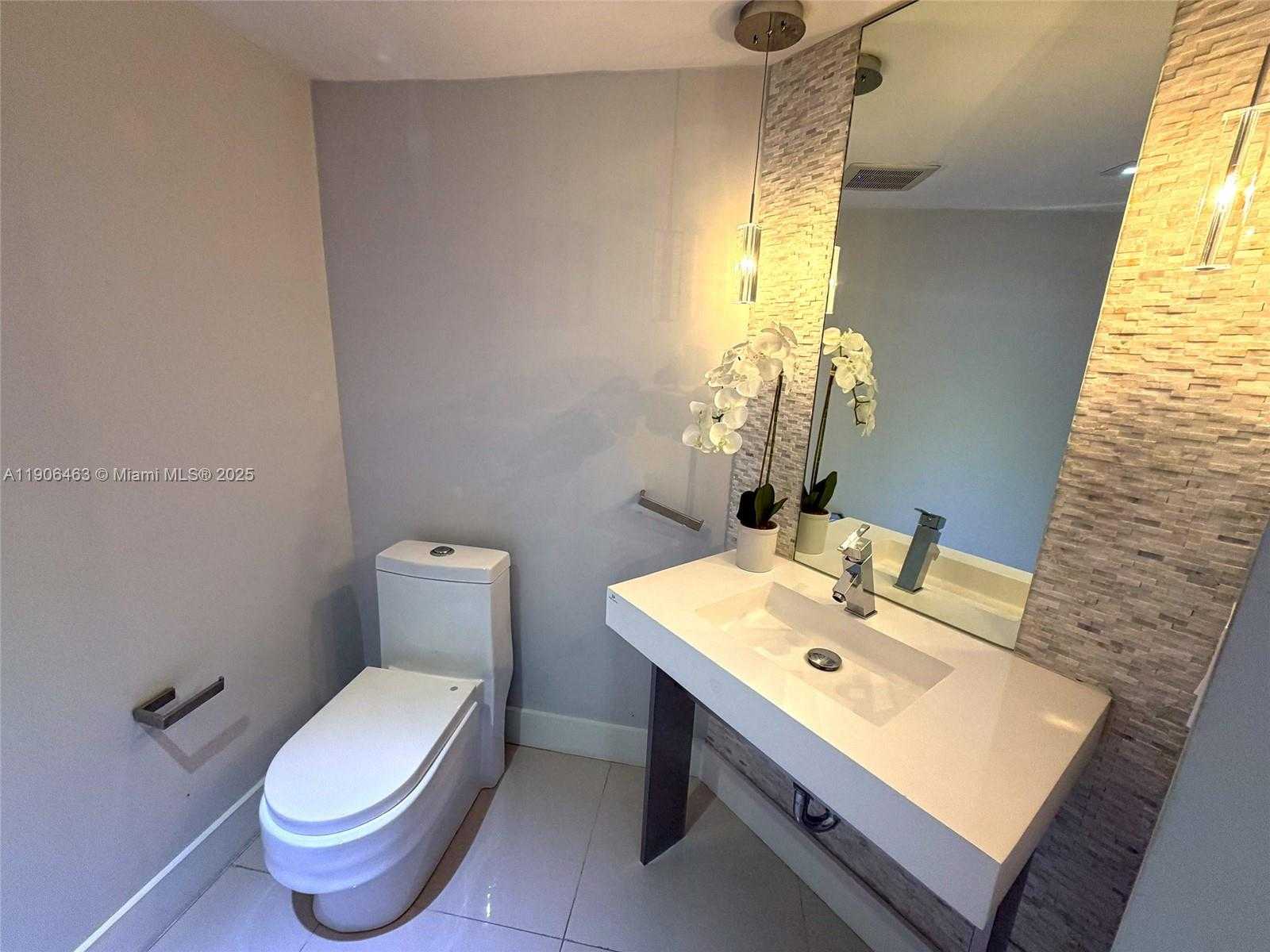 Small Image of 879 NORTH EAST 195TH ST #228, Miami Number 28