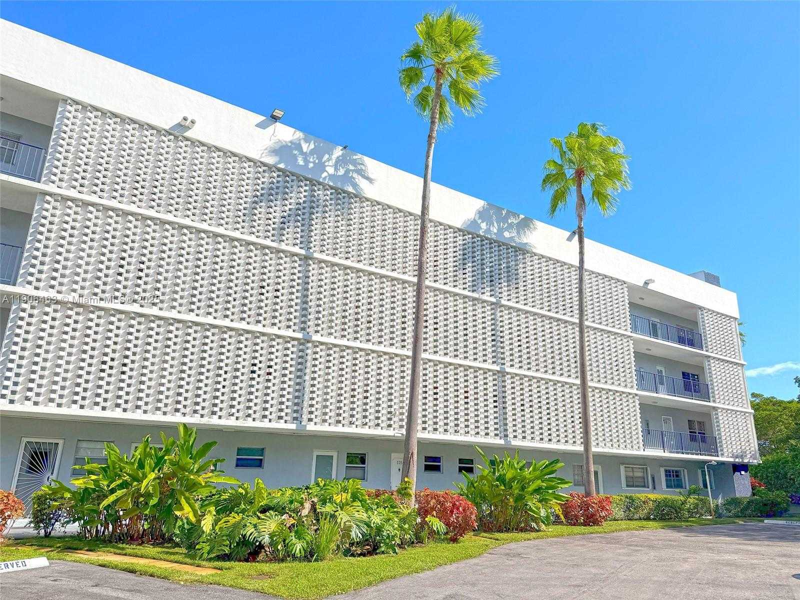 Small Image of 879 NORTH EAST 195TH ST #228, Miami Number 32