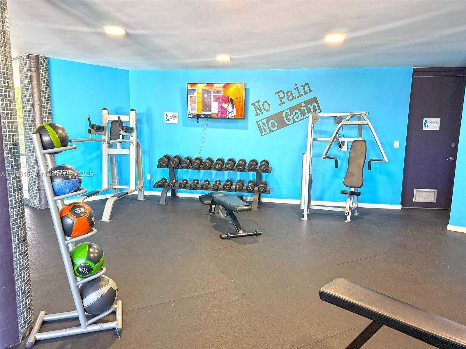 Small Image of 879 NORTH EAST 195TH ST #228, Miami Number 39