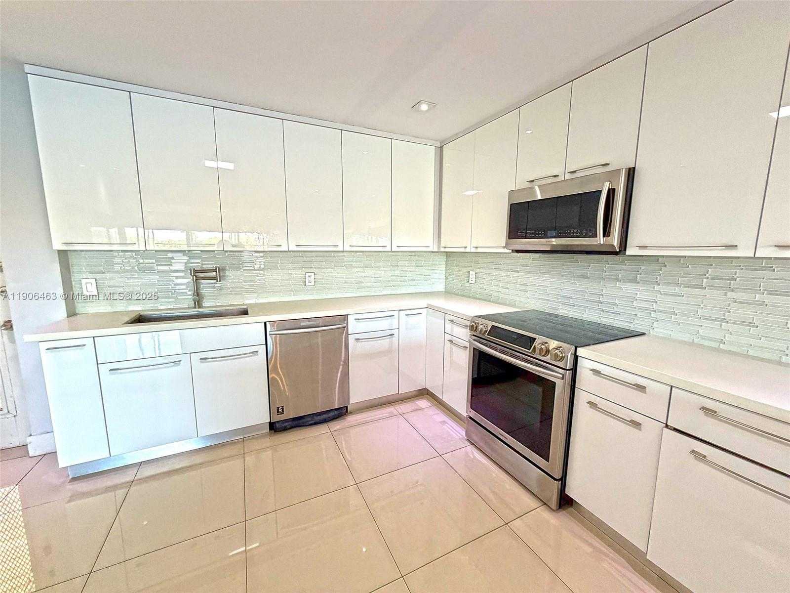 Small Image of 879 NORTH EAST 195TH ST #228, Miami Number 8