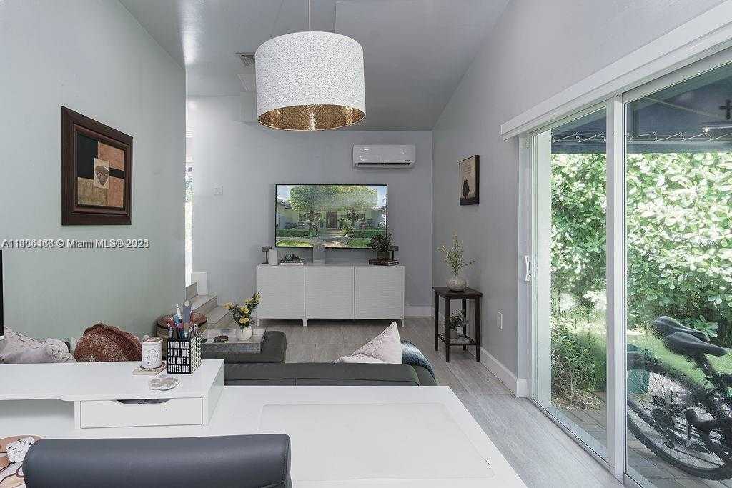 Small Image of 1110 NORTH EAST 100TH ST, Miami Shores Number 13