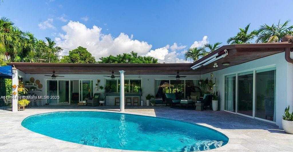 Small Image of 1110 NORTH EAST 100TH ST, Miami Shores Number 3