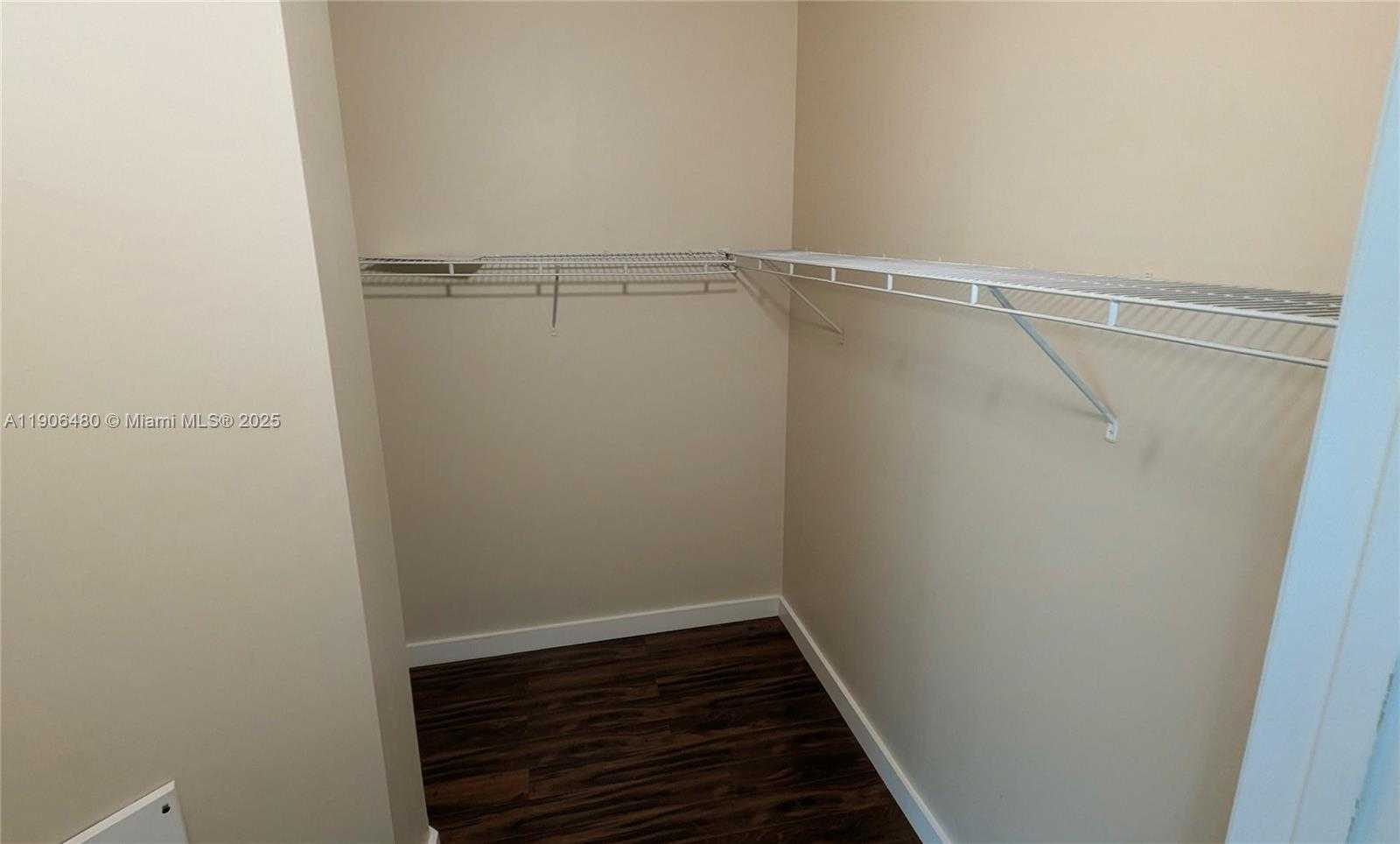 Small Image of 1900 NORTH BAYSHORE DR #3110, Miami Number 10