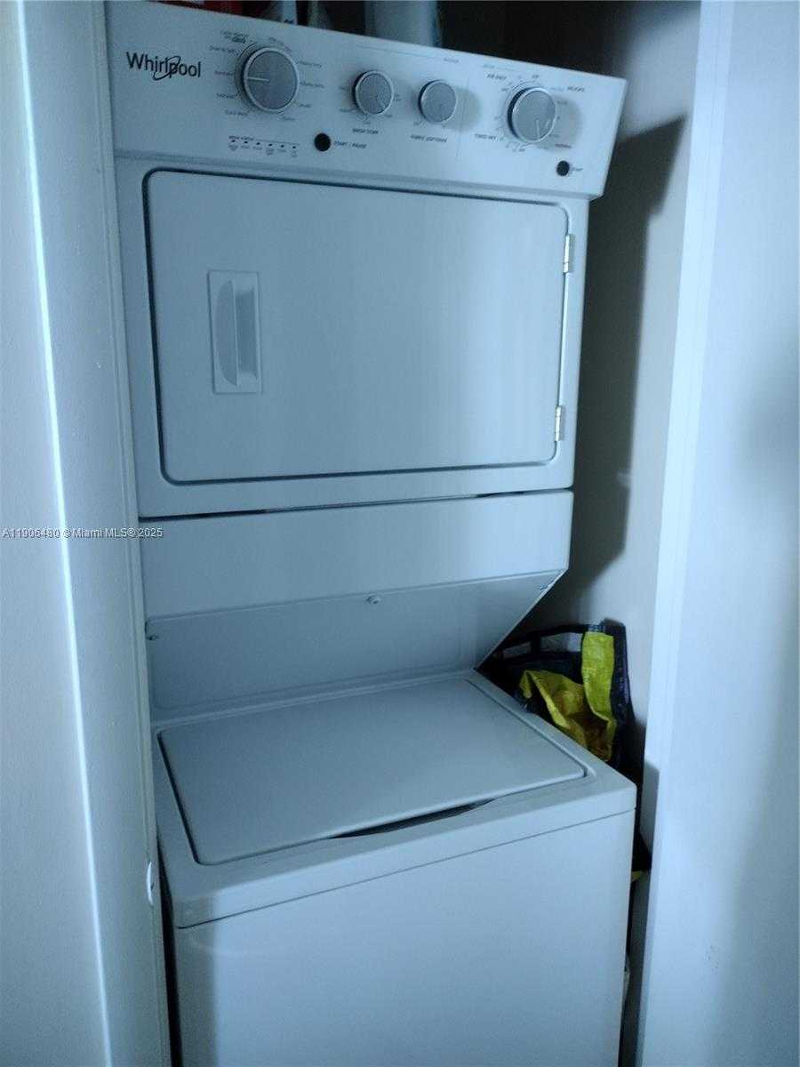 Small Image of 1900 NORTH BAYSHORE DR #3110, Miami Number 11