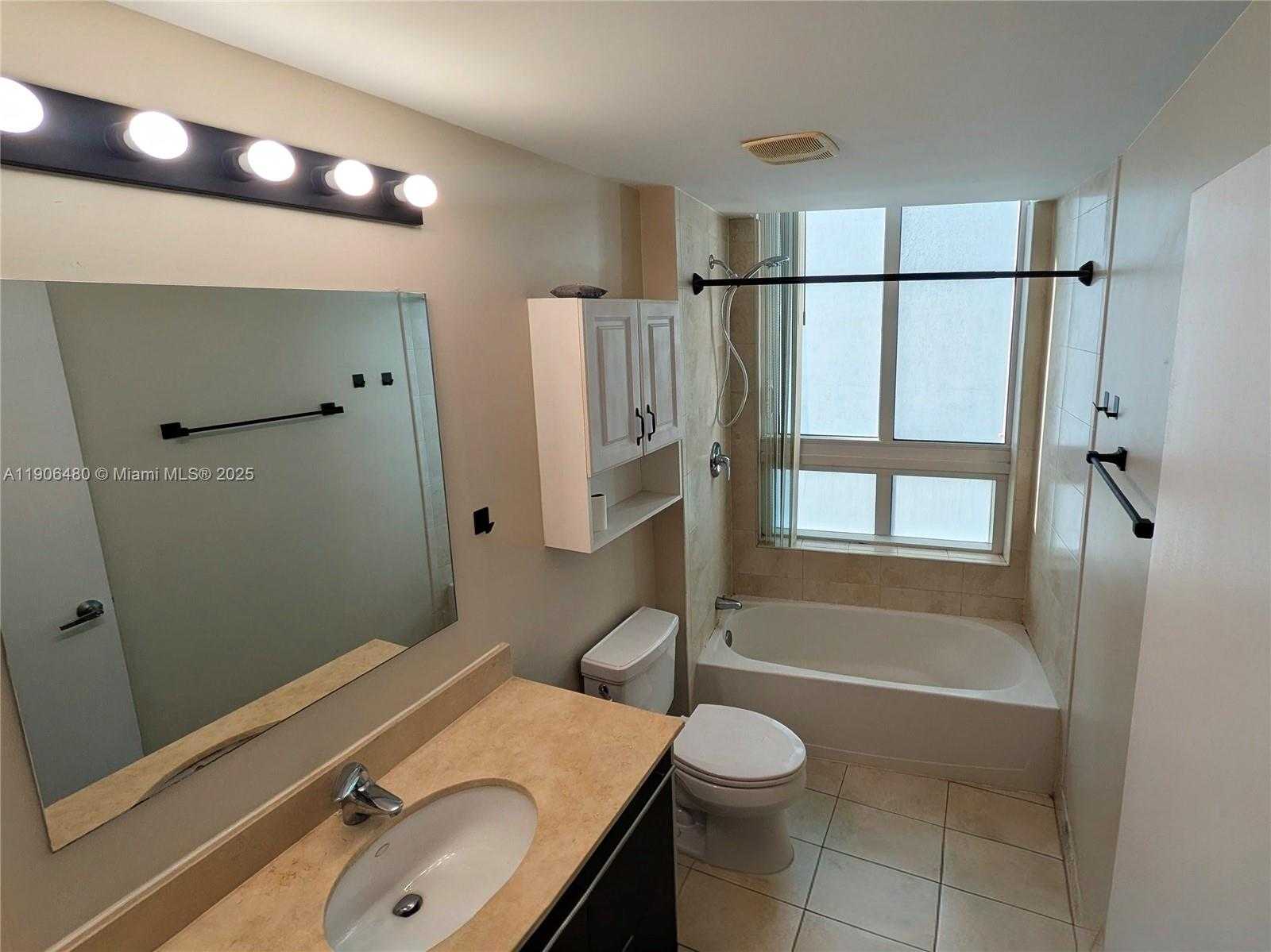 Small Image of 1900 NORTH BAYSHORE DR #3110, Miami Number 28