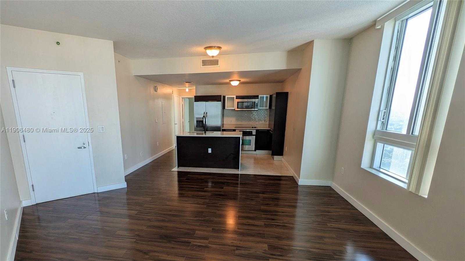 Small Image of 1900 NORTH BAYSHORE DR #3110, Miami Number 4