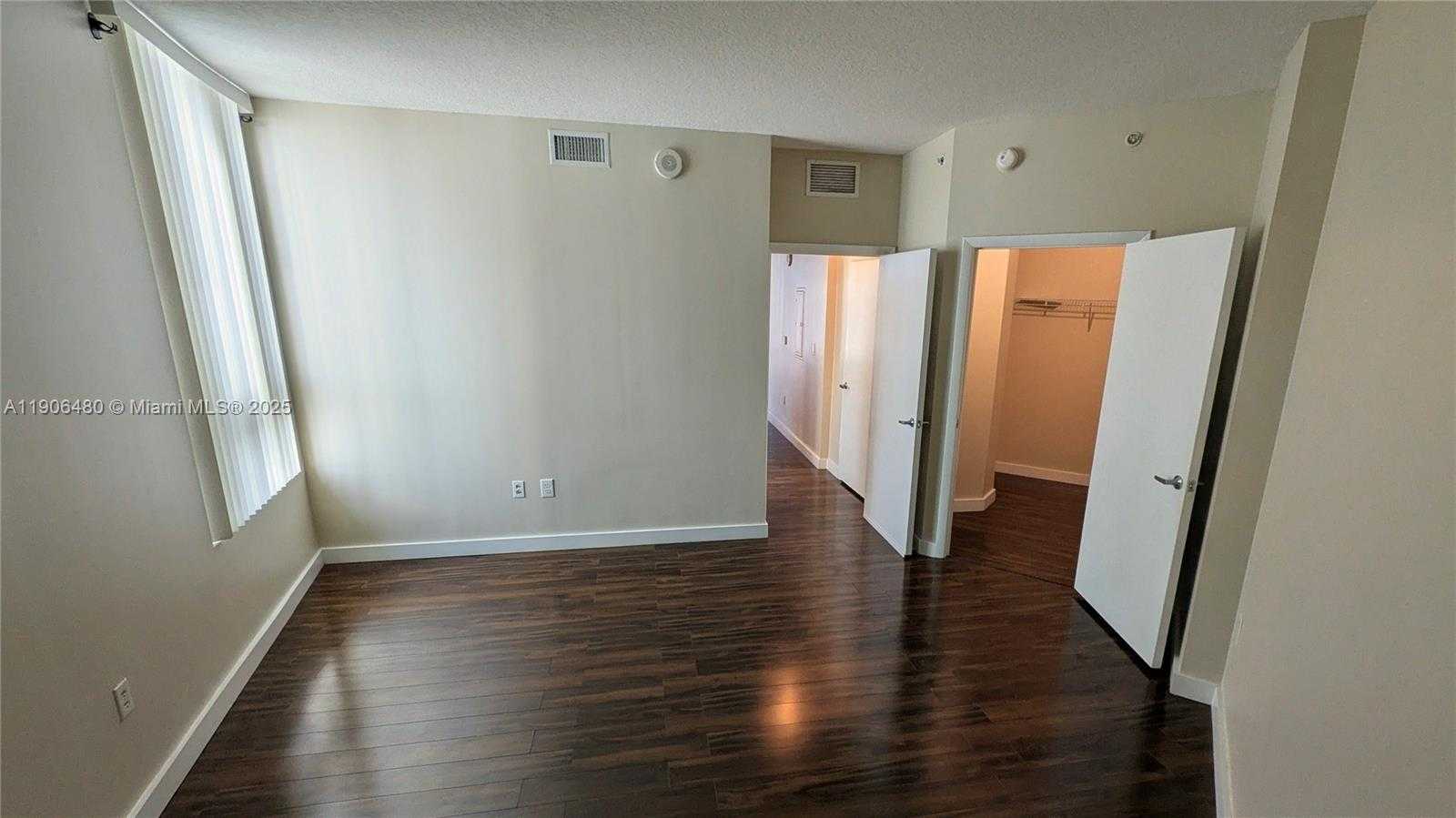 Small Image of 1900 NORTH BAYSHORE DR #3110, Miami Number 9