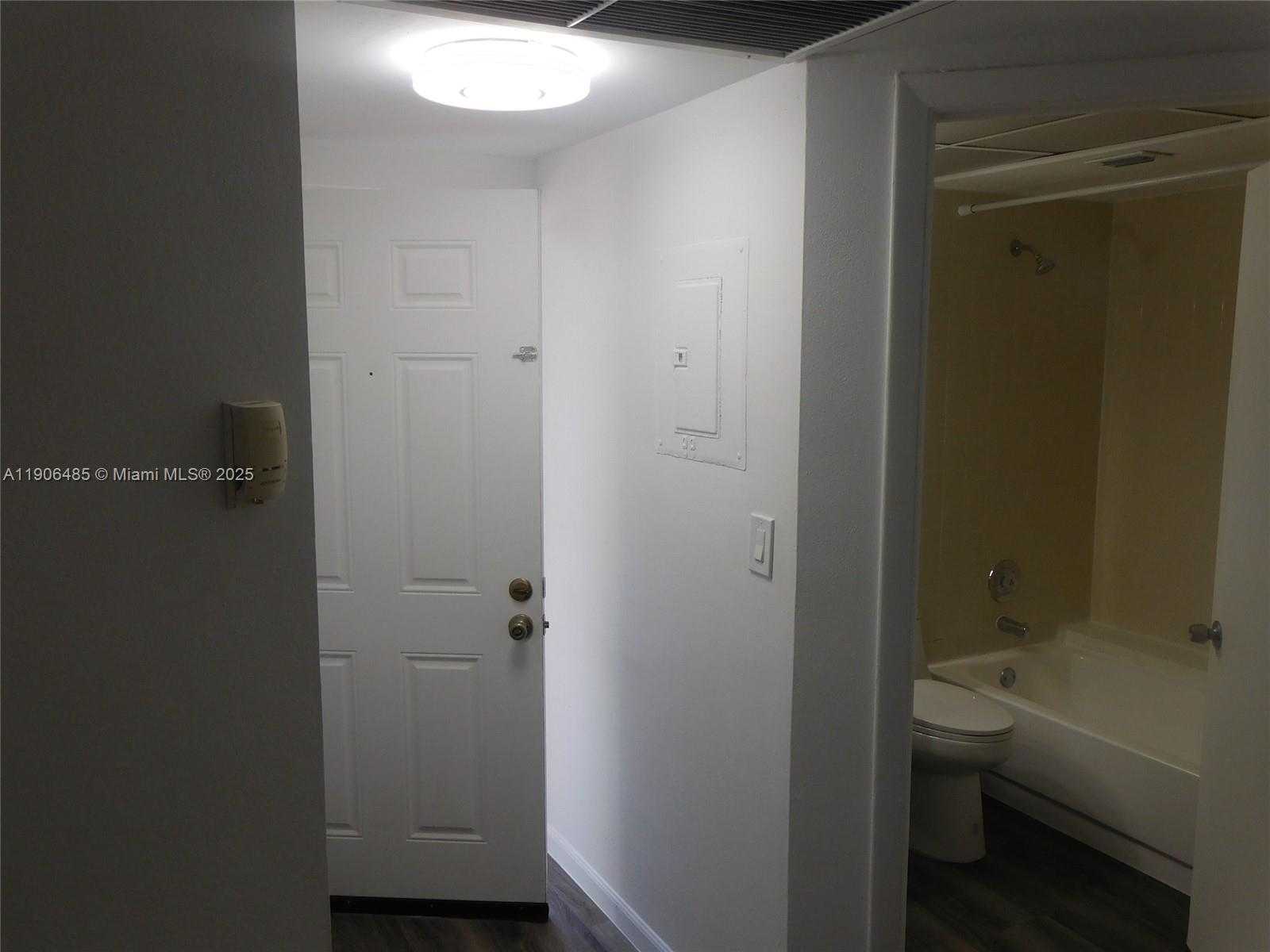 Small Image of 8290 LAKE DR #216, Doral Number 13